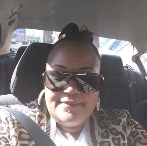 Meet your Posher, Candice